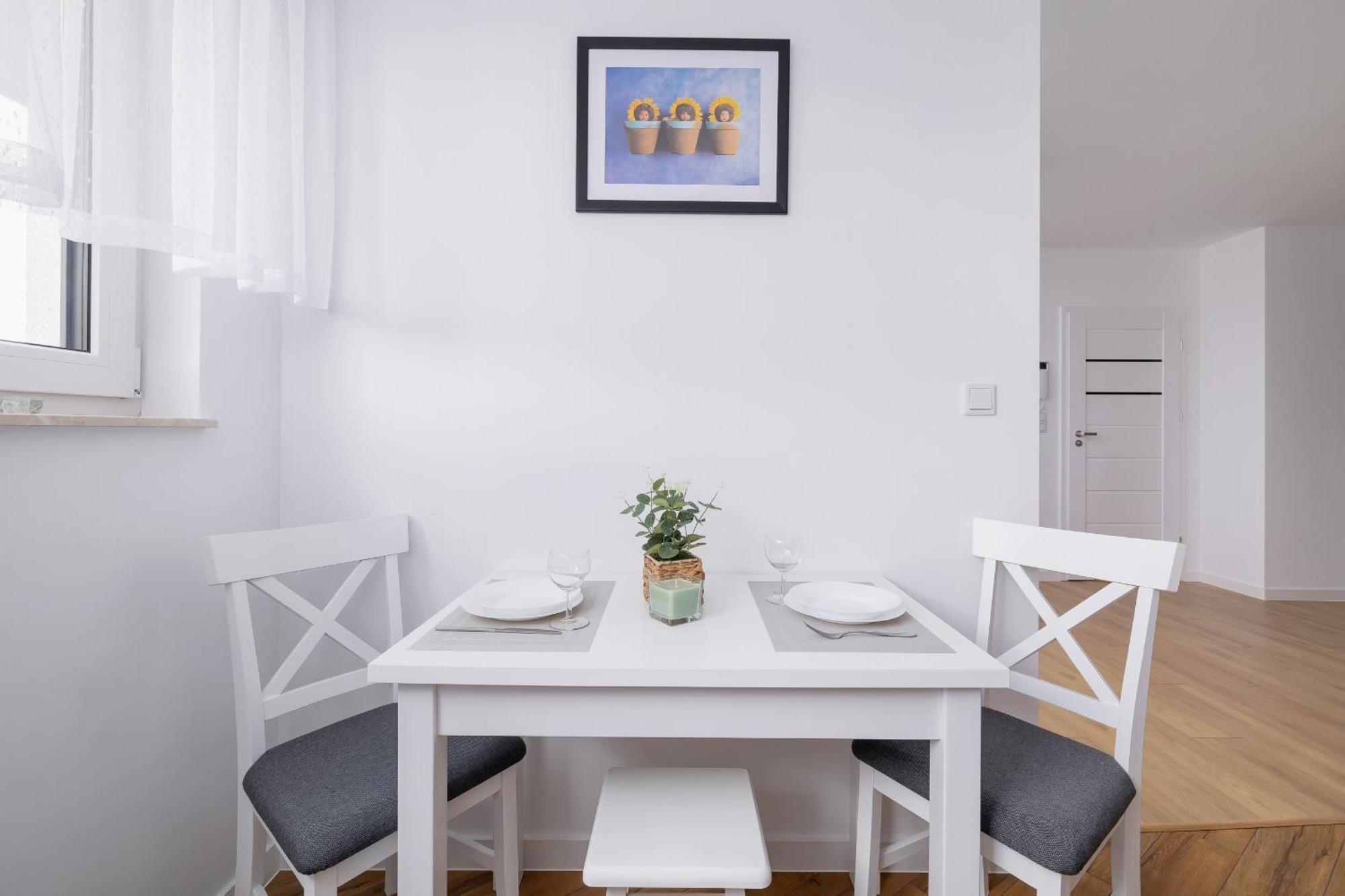 Modern Apartment With Parking Near Tauron Arena By Rent Like Home คราคูฟ ภายนอก รูปภาพ