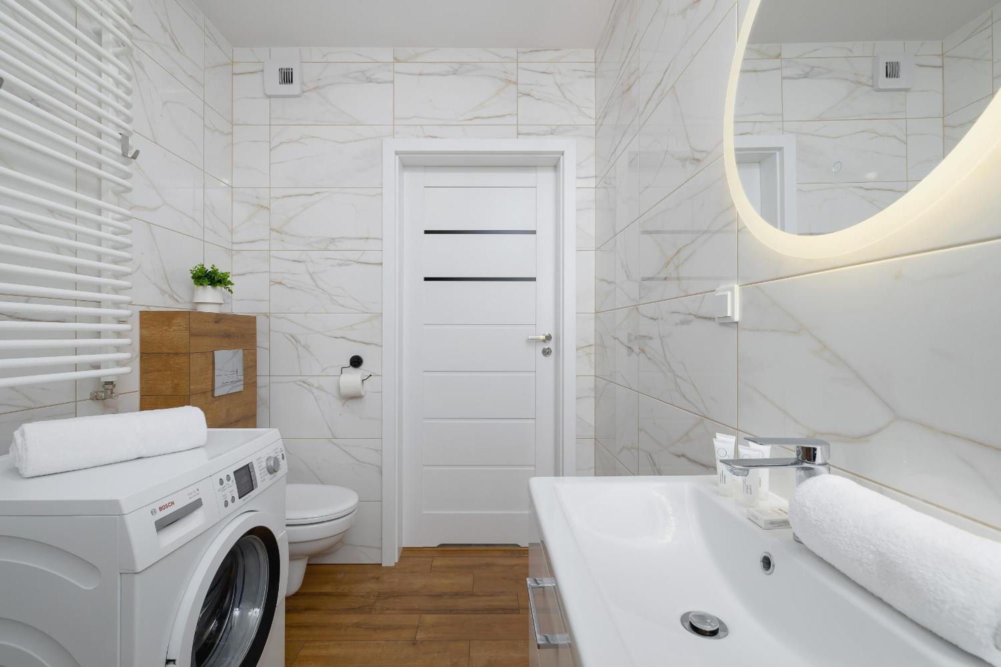 Modern Apartment With Parking Near Tauron Arena By Rent Like Home คราคูฟ ภายนอก รูปภาพ
